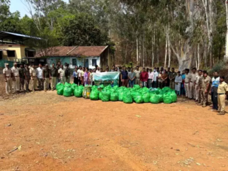 Shivamogga Cleanup Drive: Volunteers Clear Forest Litter to Protect Lakkavalli Wildlife