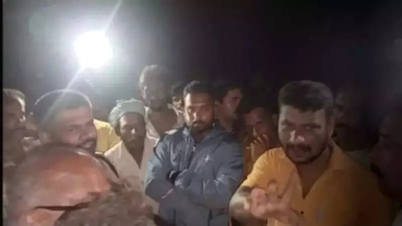 Shivamogga Villagers Detain Truck, Spark Forest Department Probe