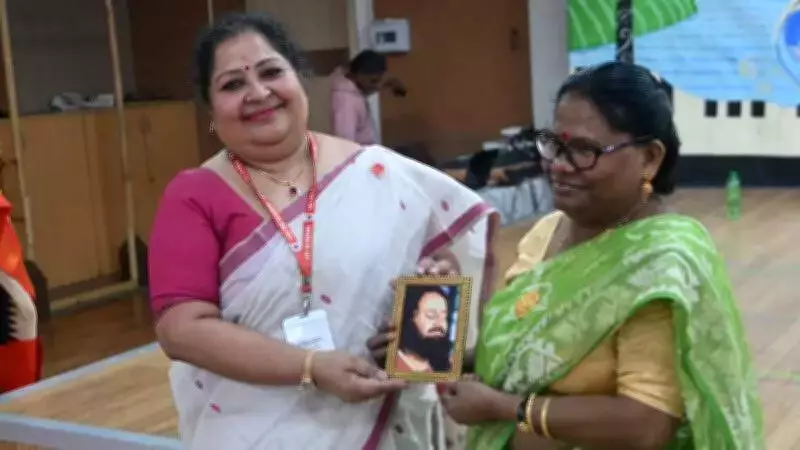 Sri Sri Academy Kolkata Celebrates 17th Foundation Day with Meditation, Yagna, and Staff Honors