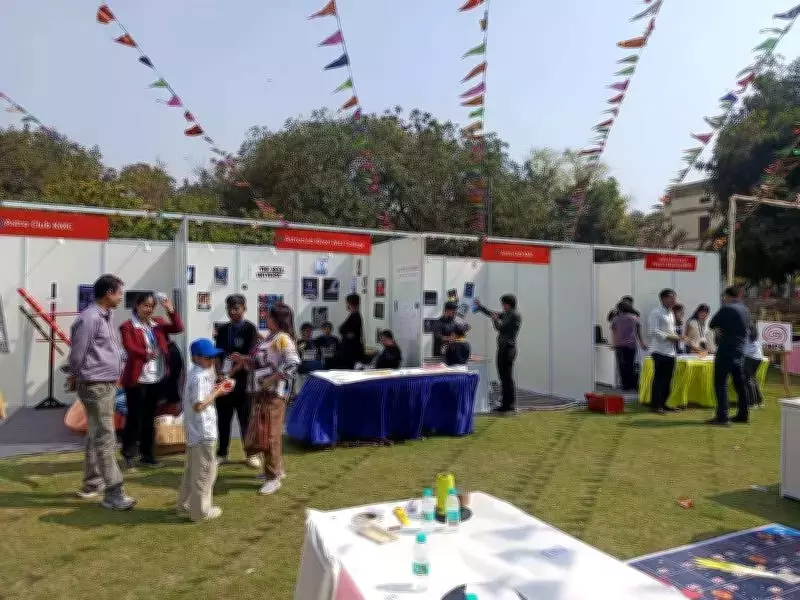 Students Discover Weight Varies on Planets at National Science Day Event