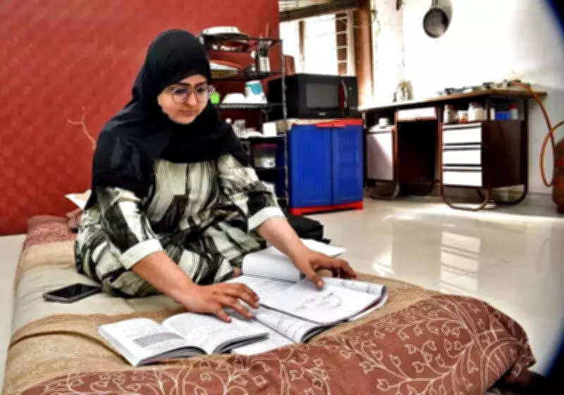 Surat Mother Shahida Kapadia Resumes Studies After 17 Years to Become Teacher