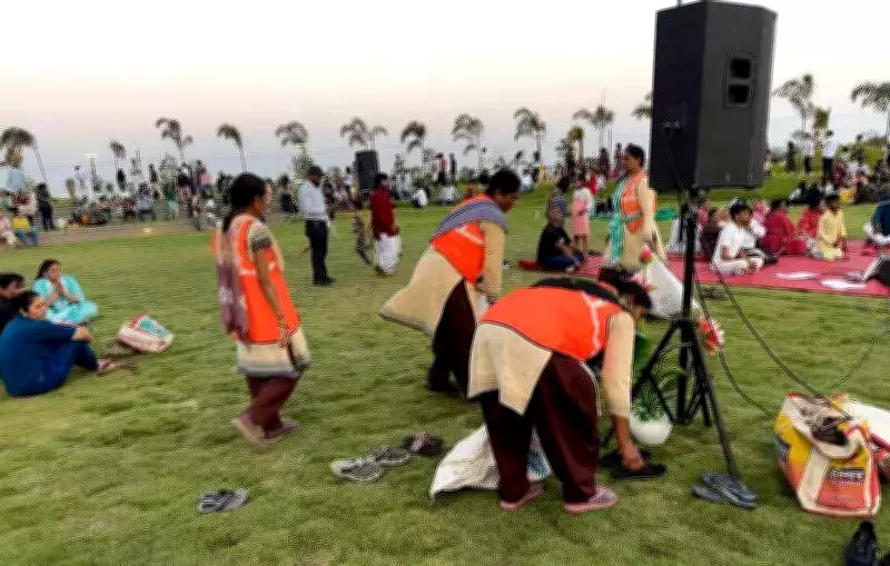 Surat's New Dumas Sea Face Faces Litter Crisis, SMC Plans Fines and Monitoring