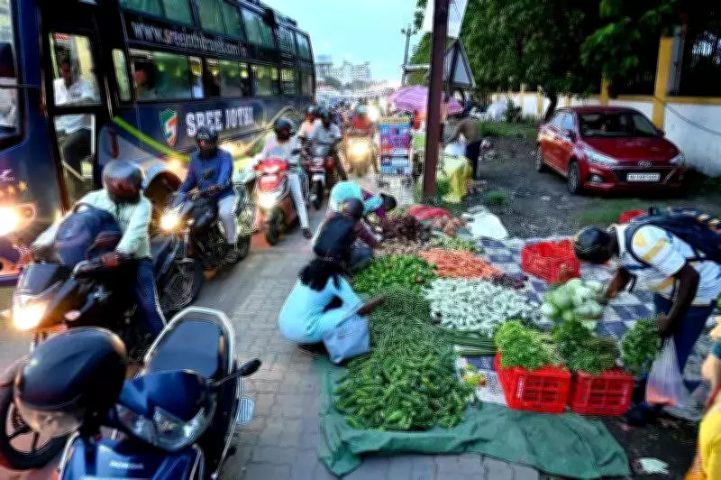 Tambaram's Parking Crisis: Illegal Spots Rampant, Corporation Lacks Policy