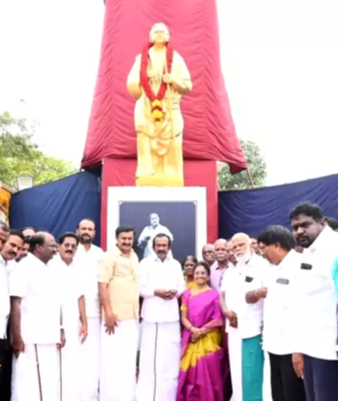 Tamil Nadu CM Stalin Unveils Bronze Statue of Legendary Singer K B Sundarambal in Kodumudi