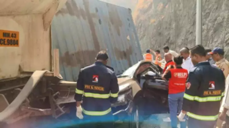 Three Killed in Horrific Mumbai-Pune Expressway Crash Involving Container Trailer