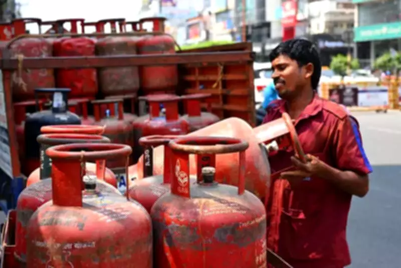Tirupati Hospitality Sector Alarmed Over LPG Shortage Amid Middle East Conflict