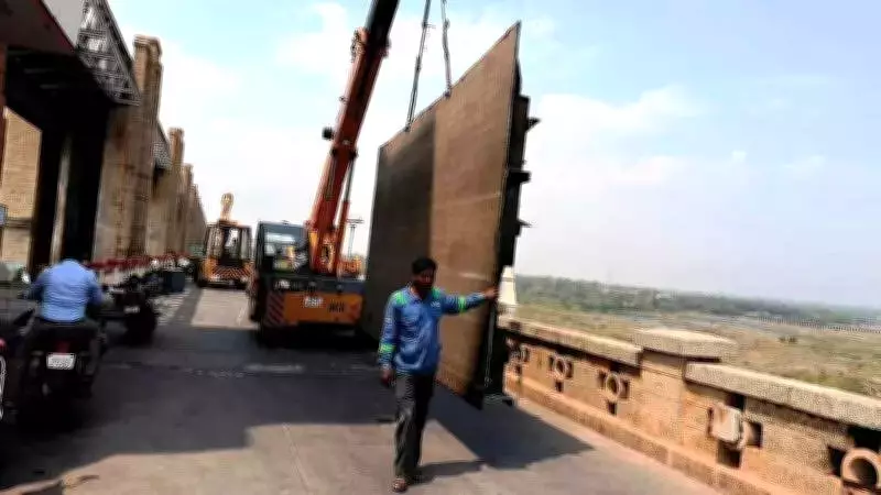 Tungabhadra Reservoir Gate Replacement Lags, May Miss May Deadline