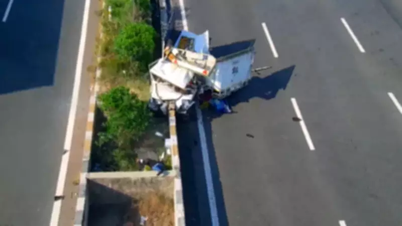 Two Killed in Tragic Accident on Agra-Lucknow Expressway, UP