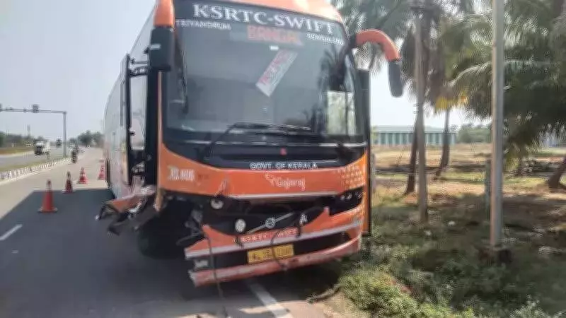 Two Men Killed in Tamil Nadu Road Accident as Kerala Bus Hits Their Two-Wheeler
