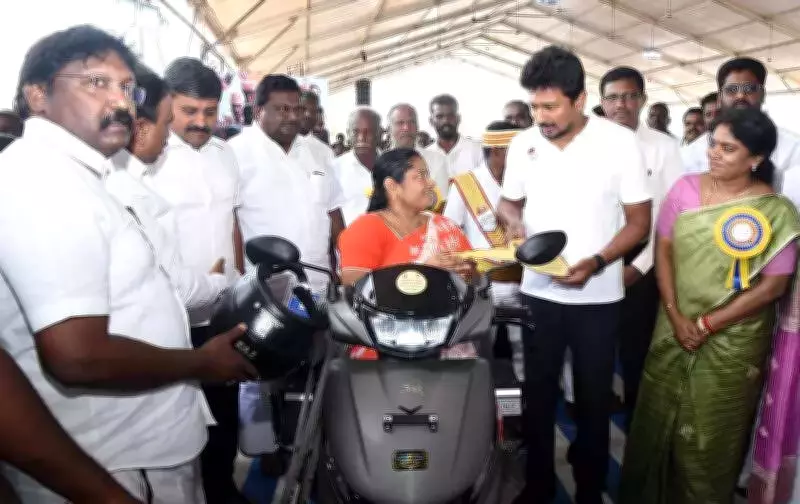 Udhayanidhi Stalin Celebrates Periyarist Anaimuthu's Centenary in Perambalur