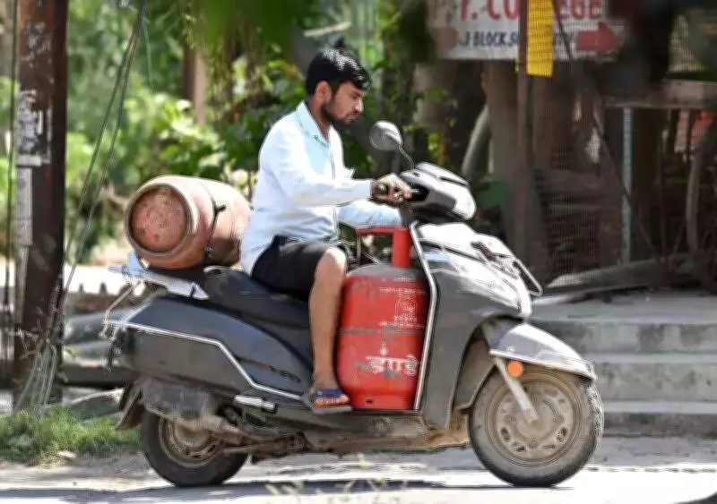 UP Government Approves Rs 193 Crore for Free LPG Cylinders Amid Global Supply Concerns