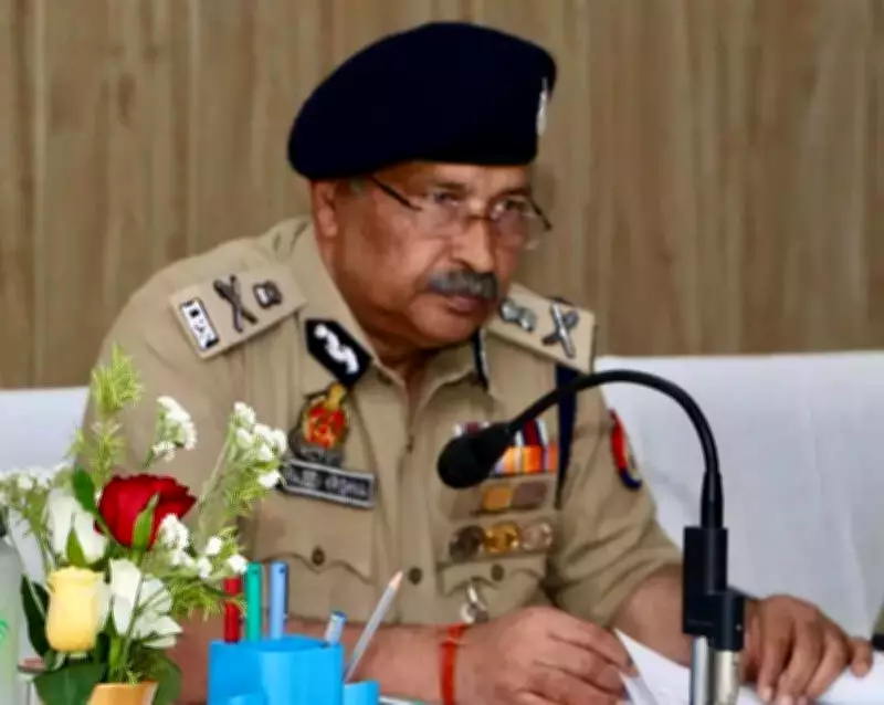 UP Police Chief Reviews Crime Strategy in Mirzapur, Focuses on Tech & Women's Safety