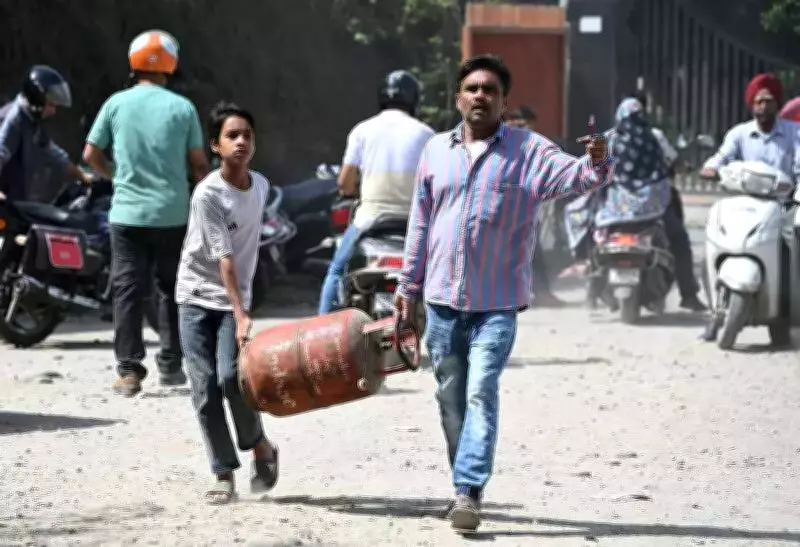 Uttarakhand LPG Crisis Deepens as Iran War Disrupts Supply, Sparks Panic