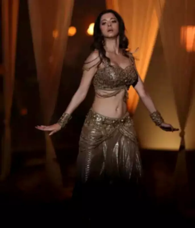 Vedhika Kumar's 'Sulthaan' Track Becomes Overnight Phenomenon, Celebrates 'Aadu 3' Milestone