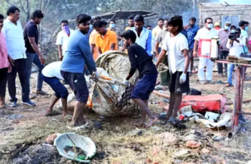Vetlapalem Firecracker Blast: 23 Dead in Andhra Pradesh's 'Sivakasi' Village