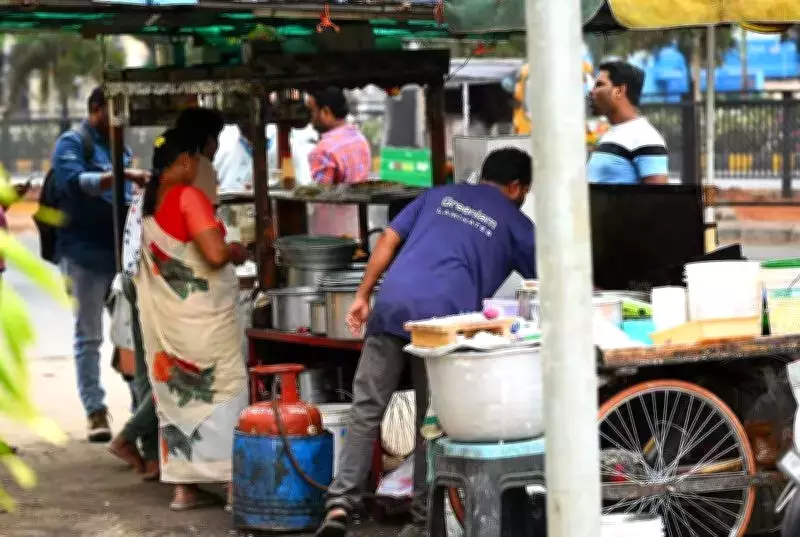 Vijayawada: Domestic LPG Cylinder Black Market Booms as Hotels Shut Down