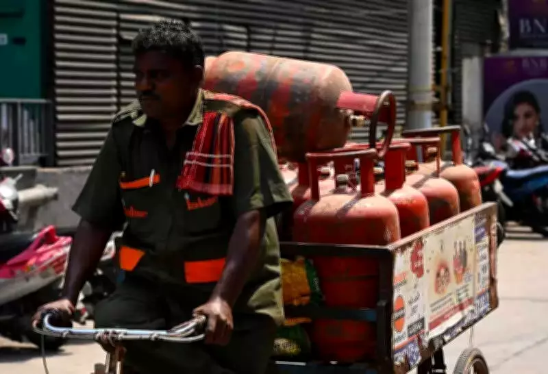 Vijayawada Hotels May Suspend Zomato, Swiggy Orders Amid LPG Shortage Crisis