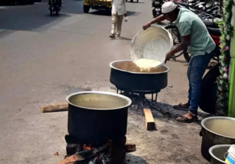 Vijayawada Hotels Turn to Firewood as LPG Shortage Sparks Price Surge