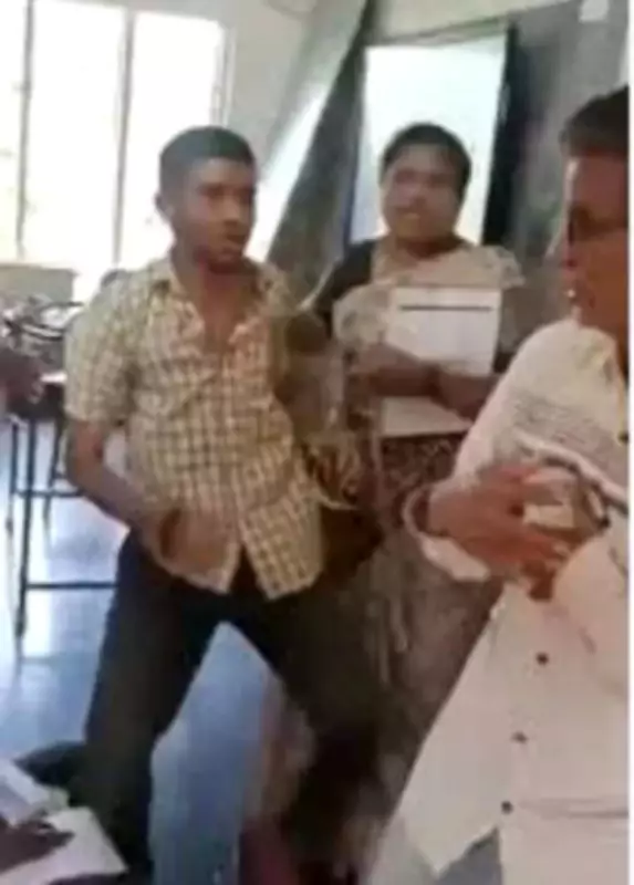 Vijayawada School Assault: Students Attack Lab Assistant Over Smoking Complaint