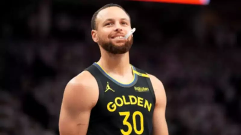 Warriors' Season Hangs on Curry's Knee; Guard Out at Least 10 More Days