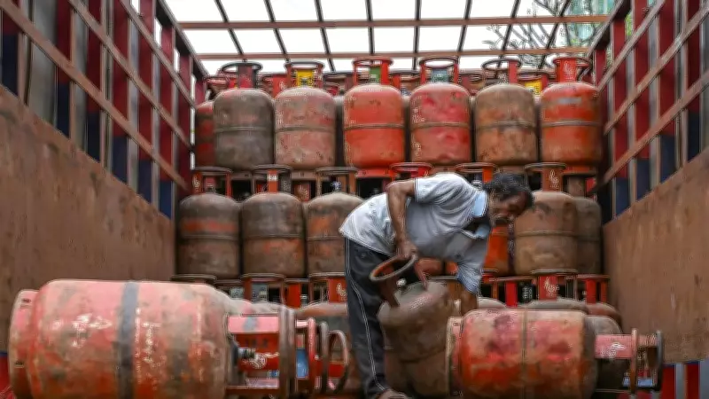 West Asia Crisis Impacts Kerala Elections: NRI Travel Drops, LPG Shortage Hits Campaigns