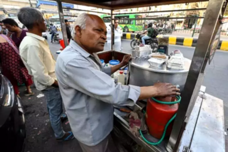 West Asia War Squeezes LPG Supply, Threatens Delhi's Street Food Economy