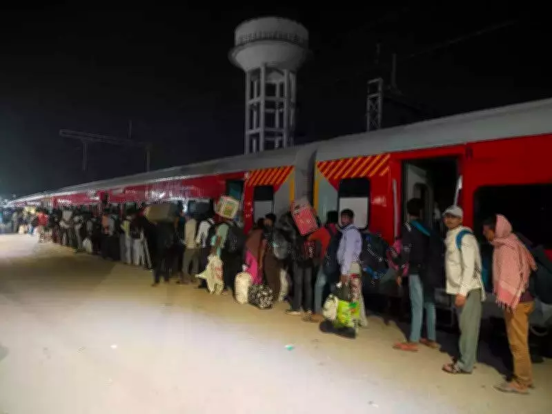 Western Railway Operates 8 Holi Special Trains from Surat, 20,000 Travel