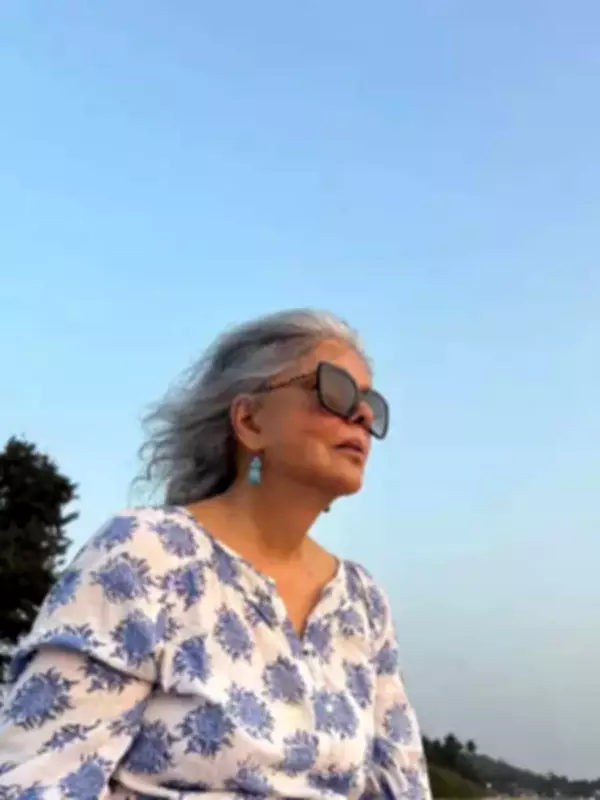 Zeenat Aman Witnesses Olive Ridley Turtle Hatchlings in Goa, Appeals for Environmental Action