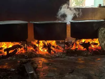 Chennai Mosques Turn to Firewood for Ramzan Kanji Amid LPG Shortage
