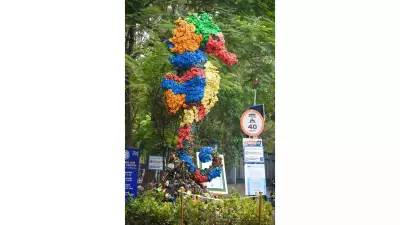 Giant Seahorse Sculpture from Ocean Waste Installed at Kolkata's Rabindra Sarovar