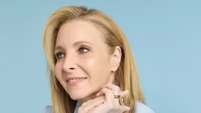 Lisa Kudrow Reflects on 90s Nostalgia and Phoebe's Future in Candid Interview