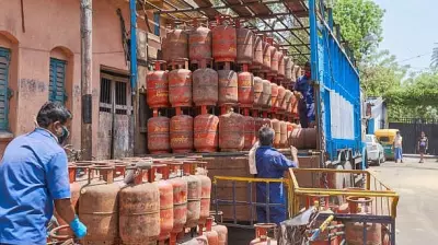 LPG Panic Buying Subsides, Bookings Drop by Over 2.5 Million, Says Government