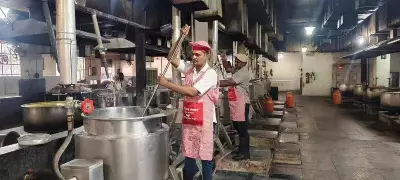 Maharashtra Temples Adapt Amid LPG Shortage, Maintain Free Meal Services