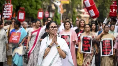 Mamata Banerjee Leads Street Protest Against LPG Price Hike, Criticizes BJP