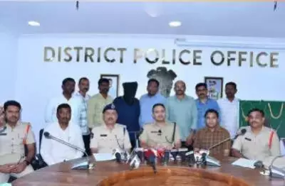 Notorious Inter-State Thief Arrested in Nandyal, ₹65 Lakh Gold Recovered