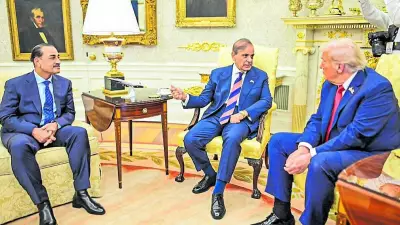 Pakistan Seeks Global Role as Peace Mediator, Leveraging US and Iran Ties