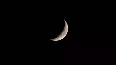 The Crescent Moon: Understanding Its Phases, Appearance, and Scientific Explanation