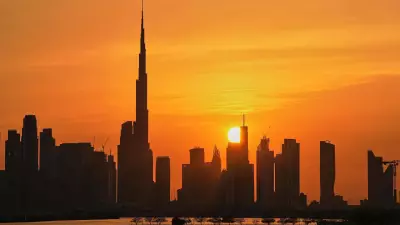 US Economist Sachs Warns UAE's Dubai, Abu Dhabi at Risk in Iran War Escalation