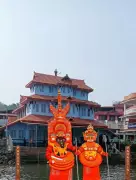 5 Unique Rituals at Kerala's Parassinikkadavu Temple: Dogs, Toddy & More