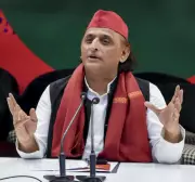Akhilesh Yadav Pledges Rs 40,000 Annual Pension for UP Women Ahead of 2027 Polls