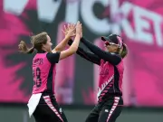 Amelia Kerr Shatters 44-Year Record with Seven-Wicket Haul Against Zimbabwe