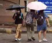 Delhi Records Wettest March in 2 Years as Temperature Plummets 10°C Below Normal