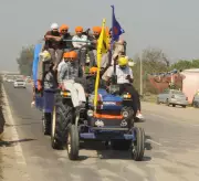 Devotees Flock to Anandpur Sahib for Hola Mohalla Celebrations
