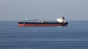 Hundreds of Ships Anchor in Gulf as US-Iran Tensions Escalate