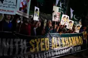 Hundreds Storm US Consulate in Karachi Following Death of Iran's Khamenei