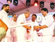 Kerala CM Dismisses Party Crisis, Accuses Opposition of Spreading Lies