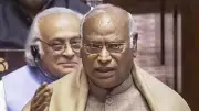 Kharge Accuses LDF of Ruining Kerala's Health Sector and Promoting Alcohol
