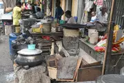 Kolkata Street Food Vendors Return to Coal Stoves Amid LPG Shortage Crisis