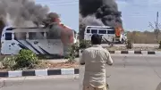 Maharashtra Bus Fire: Terrifying Video Shows Passengers Fleeing Burning Mini Traveller