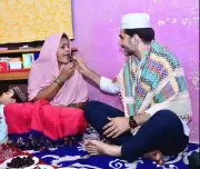 Minister Lokesh Visits Poor Muslim Family, Promises New Home During Ramadan